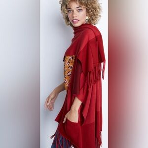 CAbi Fringe Poncho 3841 size M/L